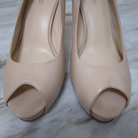 Nine West | "Camya" Peep Toe Heels Nude Blush Beige | Size 9M - Picture 4 of 12